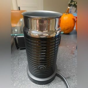Nespresso Aeroccino 3 Milk Frother (Lid Missing)